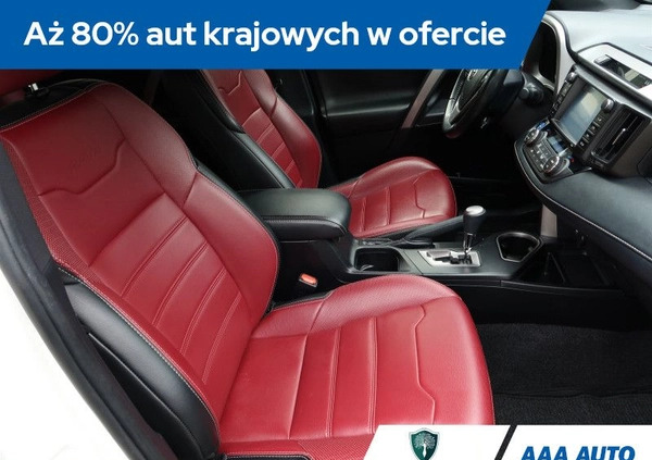 Toyota RAV4 cena 103000 przebieg: 119586, rok produkcji 2017 z Wojcieszów małe 407